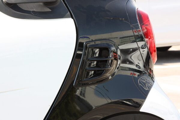 This is the Side Air Intake Scoop for the new Smart Fortwo 453, available from Smart Power Design in black color.