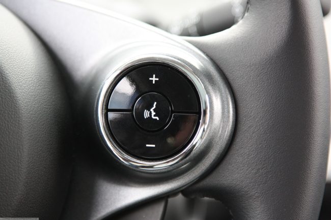 This is the Right Chrome Ring for the Steering Wheel of your Smart Forfour 453